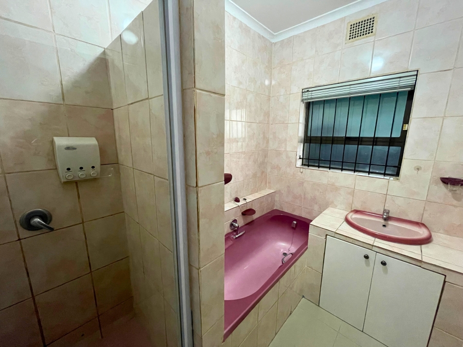 To Let 2 Bedroom Property for Rent in Peerless Park North Western Cape